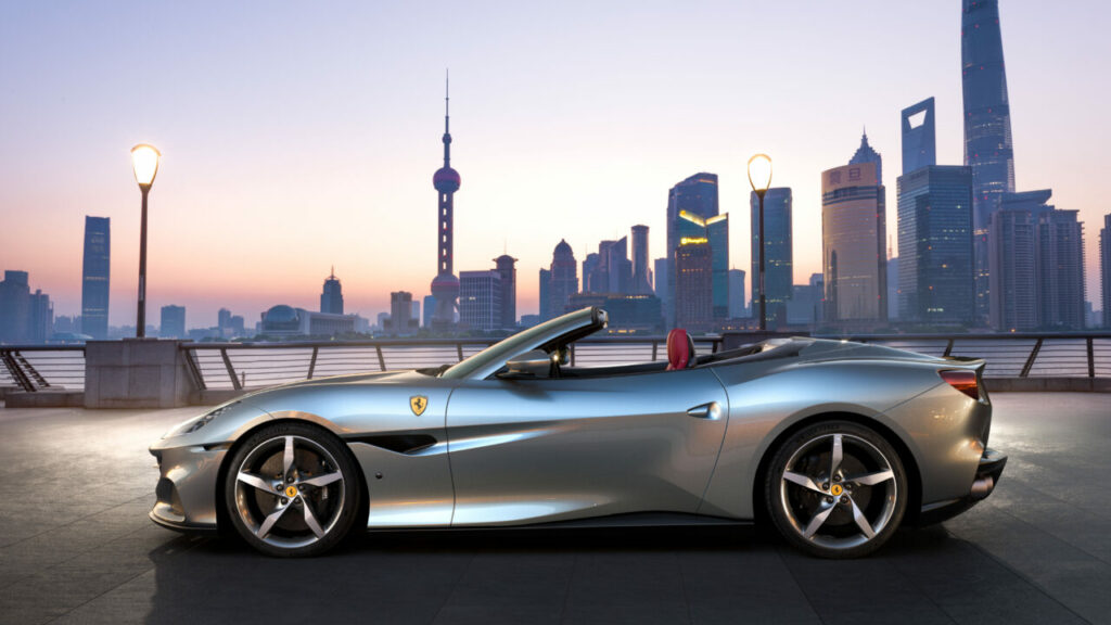 002.-car-ferrari-portofino-m