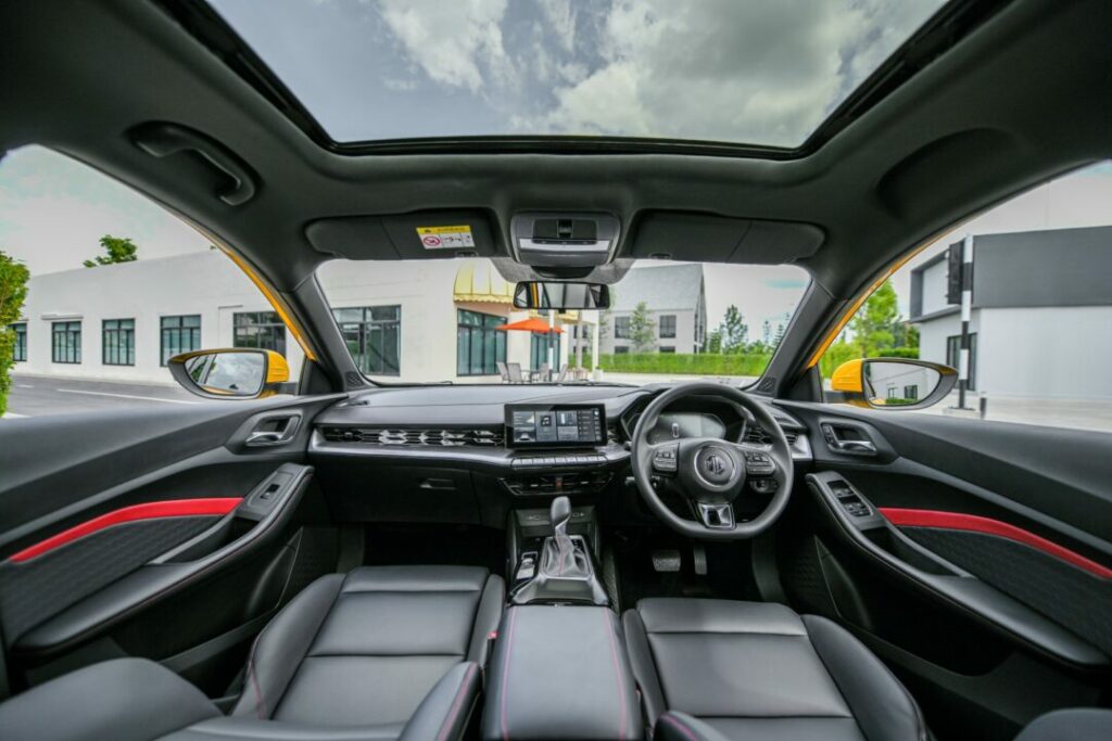 MG - ALL NEW MG5 - Lifestyle shots - Interior (9)