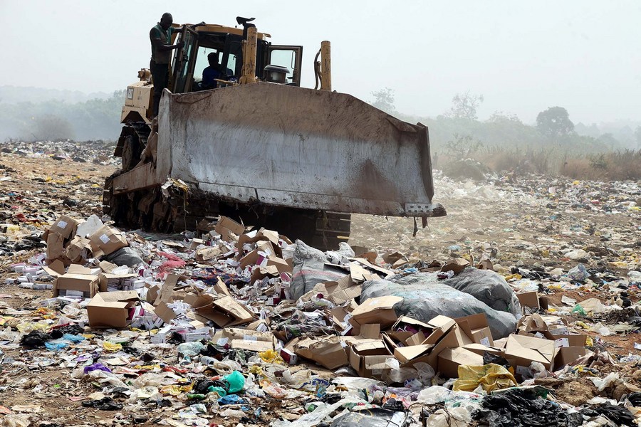 NIGERIA-ABUJA-EXPIRED-COVID-19-VACCINE-DESTROYING-4
