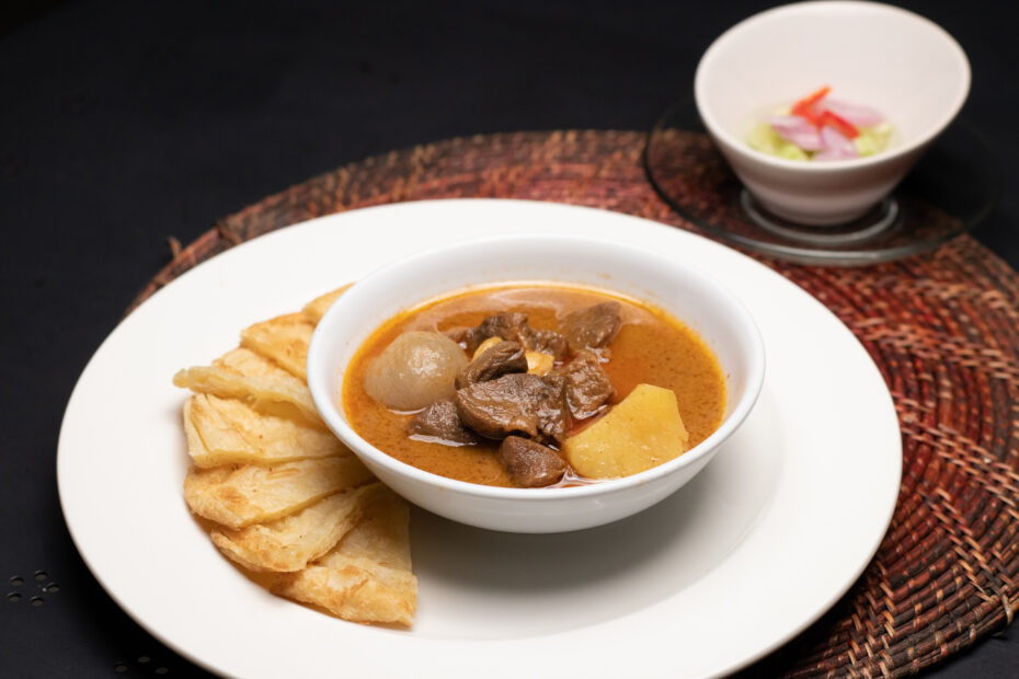 1.โรตีมัสมั่นเนื้อ ( เปิด)