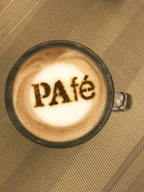 กาแฟคาปูชิโน่ร้อน