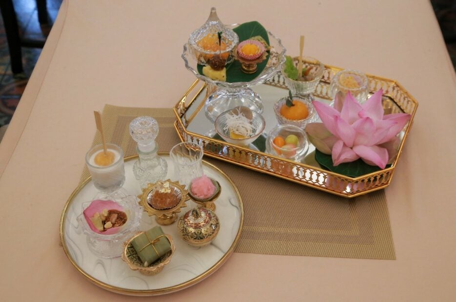 พาเฟ่ ทีเซ็ท สเปเชี่ยล ( ภาพเปิด)
