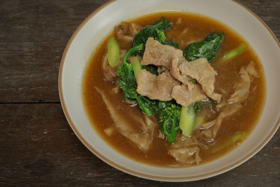ราดหน้า หมู