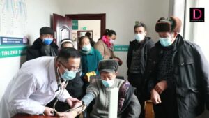 หมอหมู่บ้านคู่สามีภรรยายืนหยัดการรักษาสุขภาพให้ชาวบ้าน