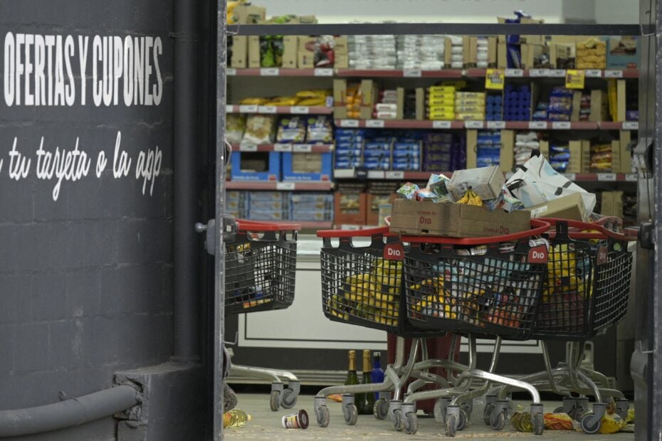 ARGENTINA-ECONOMY-SOCIAL-LOOTING