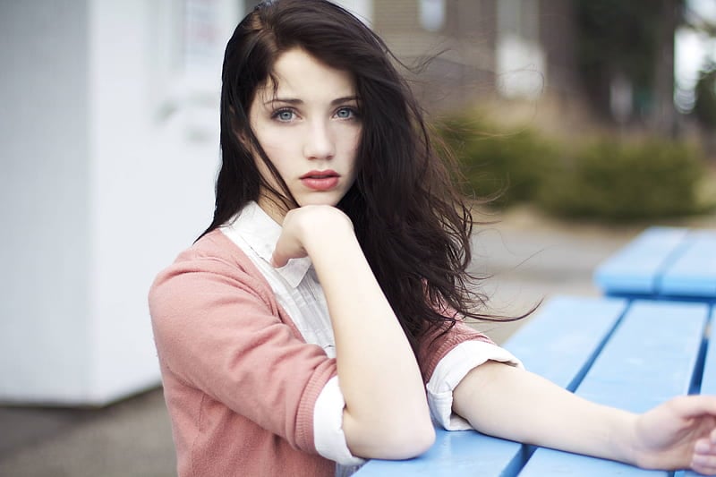 HD-wallpaper-emily-rudd-blue-eyes-emily-rudd-model-girls-actress-celebrities-blue-eyes