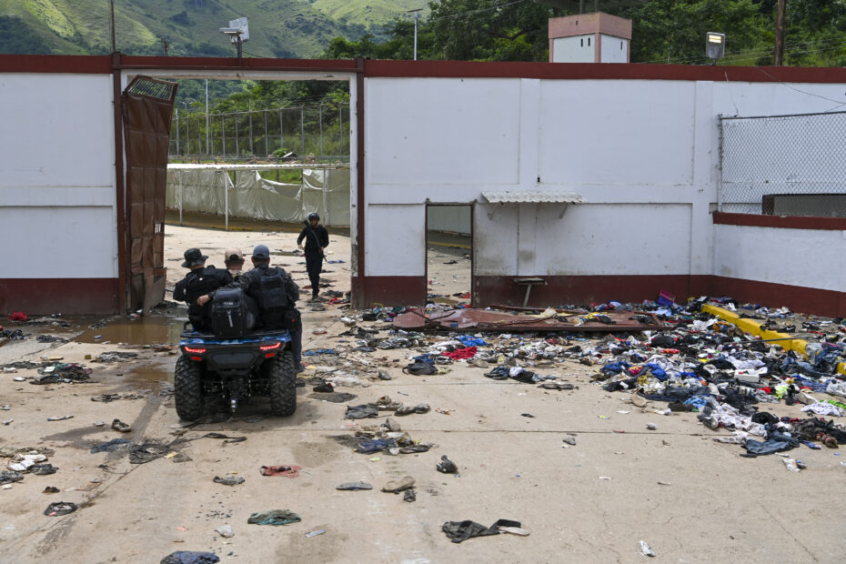 FILES-VENEZUELA-CRIME-PRISON-GANGS