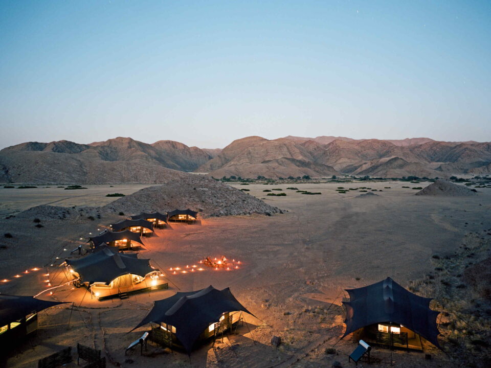 01 Hoanib Valley - Camp at dusk