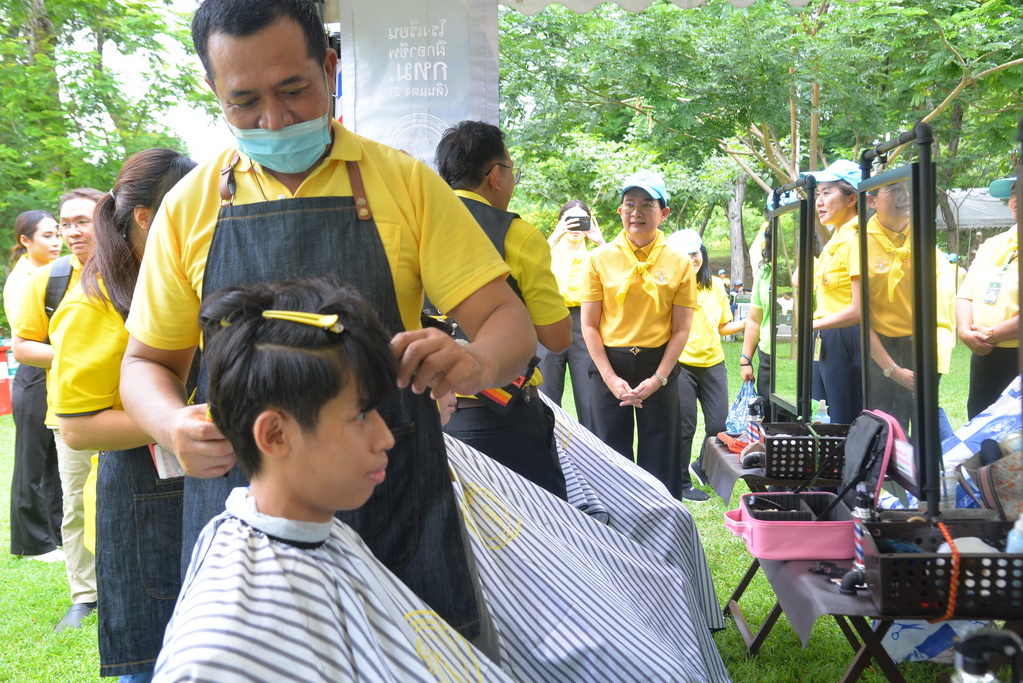 3.ตัดผม