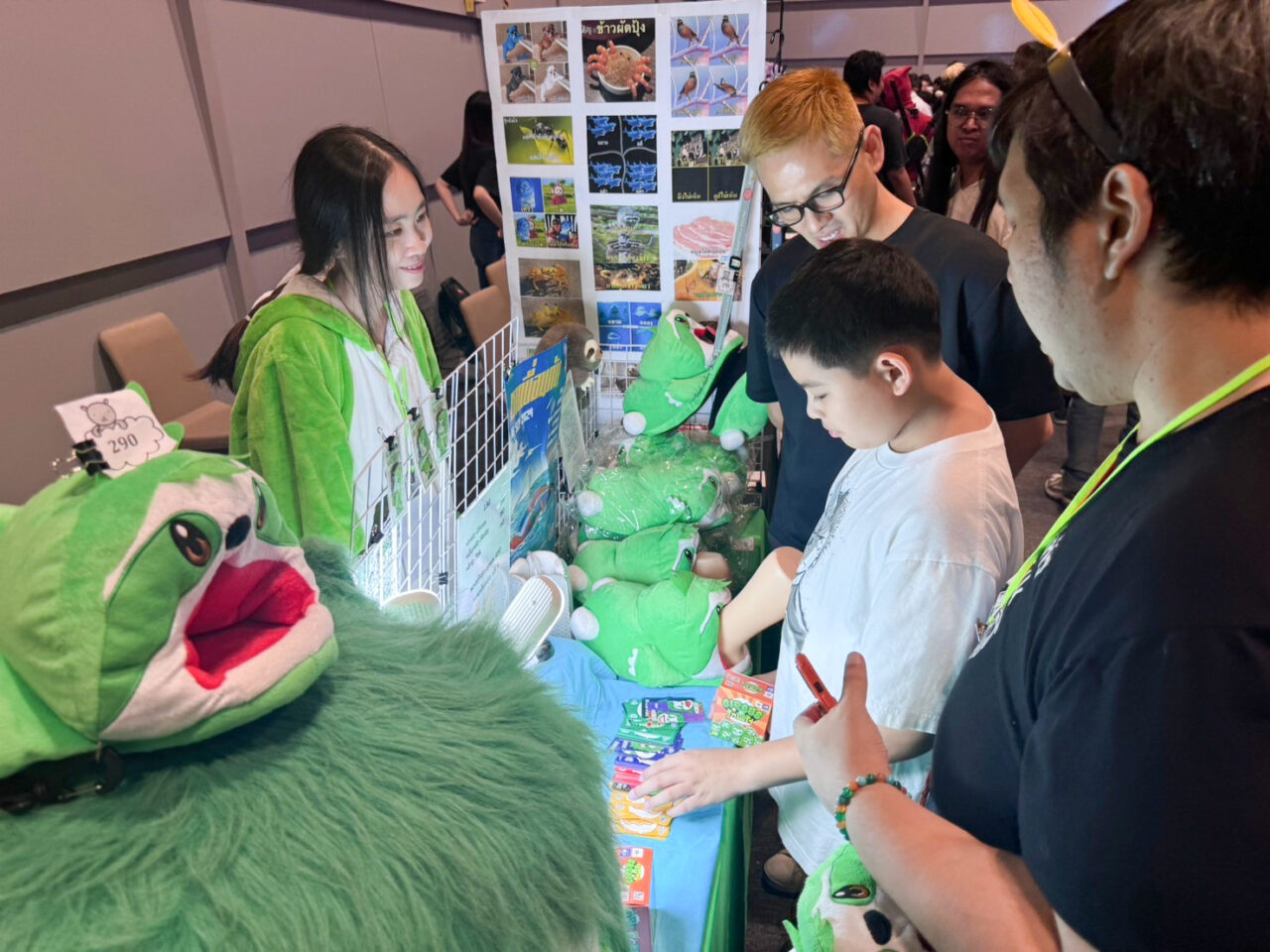 LINE_ALBUM_Addict Con 3_240916_254