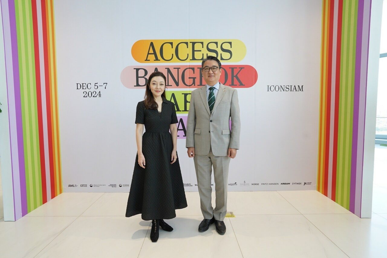 2. Mrs. Marisa Chearavanont, Special Advisor to Senior Chairman, Charoen Pokphand Group and 4._H.E. Mr. Park Yongmin, Ambassador of the Republic of Korea to Thailand