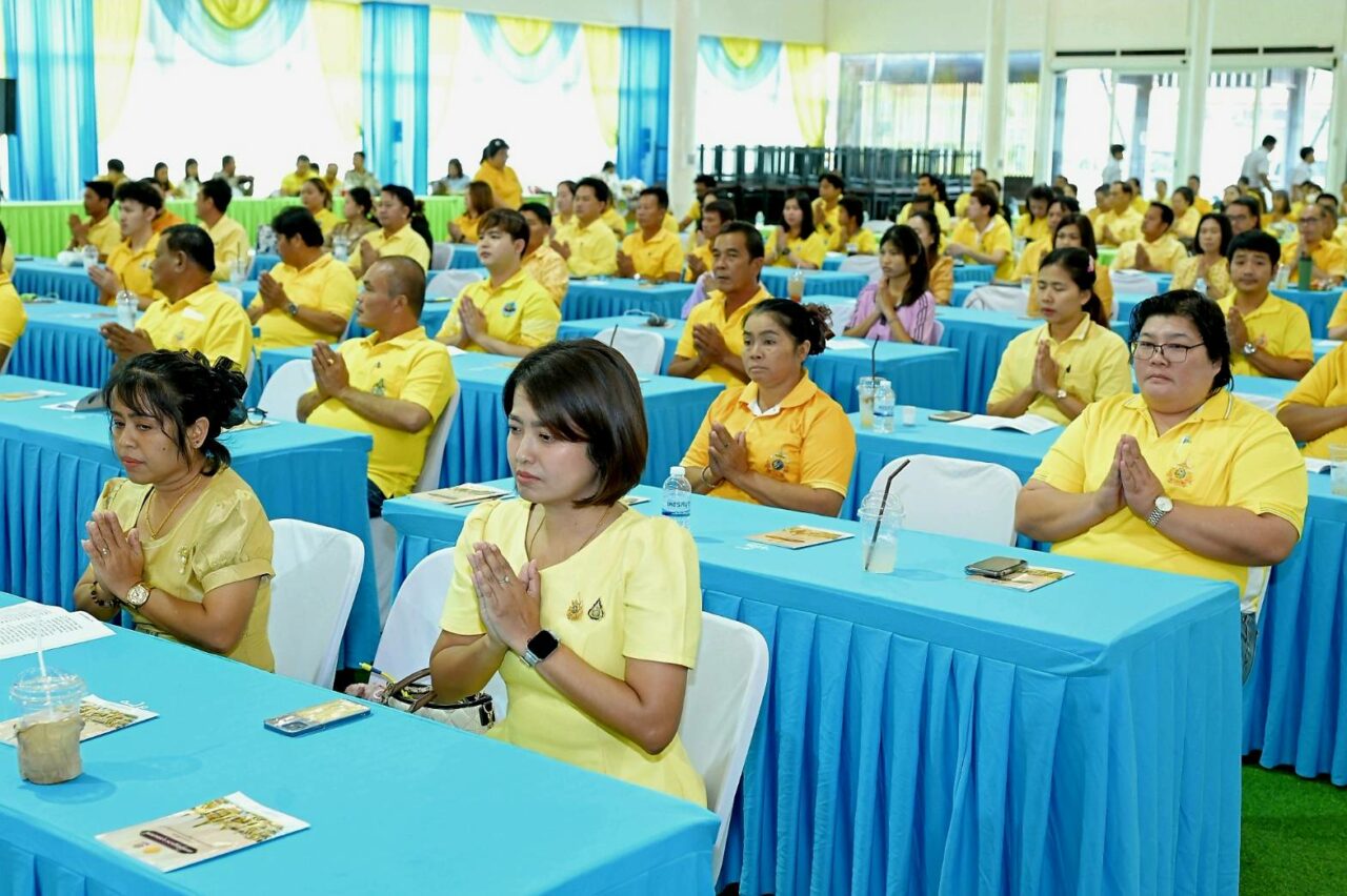 พิธีเจริญพระพุทธมนต์ที่วัดหลักสี่ราษฎร์สโมสร