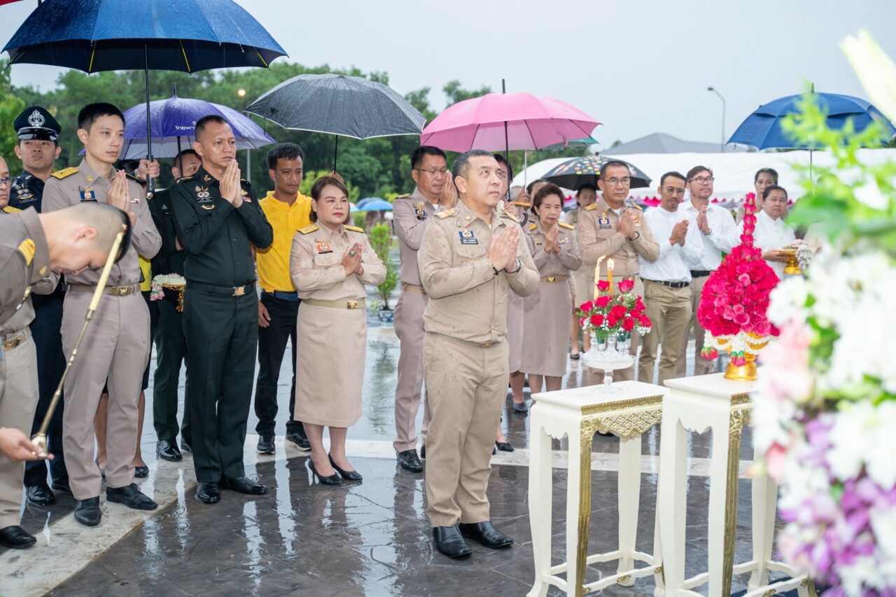 พิธีประดิษฐานพระบรมราชานุสาวรีย์ ร.5 ที่บึงกาฬ