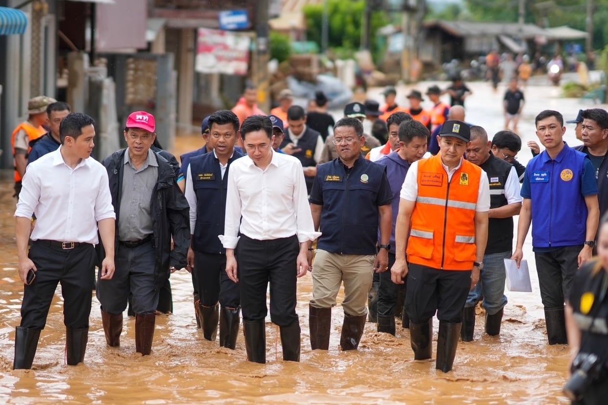 ‘ยศชนัน’ ปักหลักบัญชาการน้ำท่วมน่านตลอดวัน ลุย 6 มาตรการ สั่งอพยพพื้นที่เสี่ยงด่วน