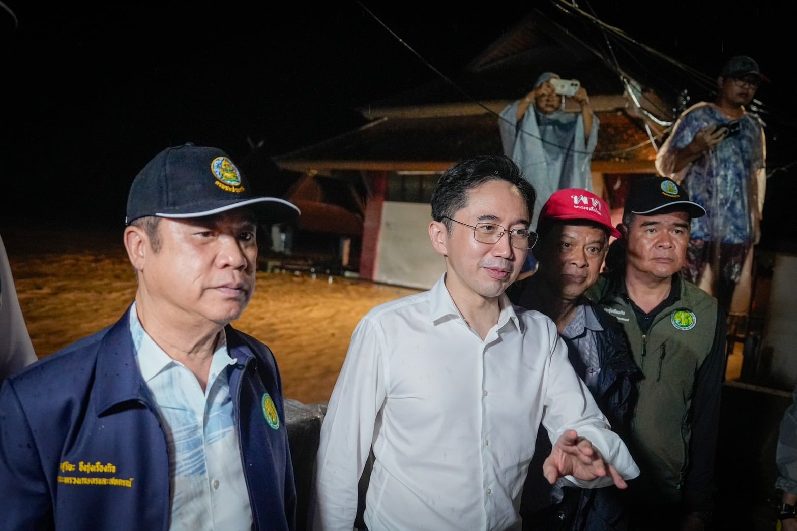 ‘ยศชนัน-สุริยะ’ ร่วม รมช.มหาดไทย ลงพื้นที่สถานี N.1 สั่งตั้ง Single Command รับมือน้ำท่วมน่าน