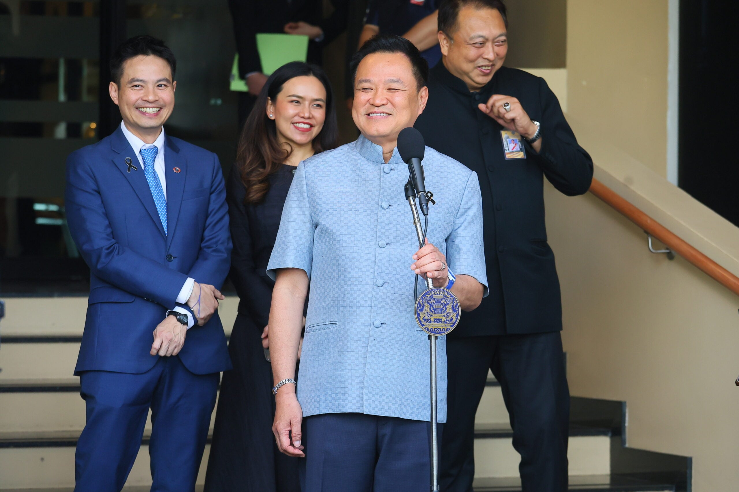 อนุทินหัวเราะปัดตอบดึงกล้าธรรม-ยุบรวมพรรค ศุภจีไม่กังวลถูกปรับพ้น ครม. ก่อนศึกซักฟอก